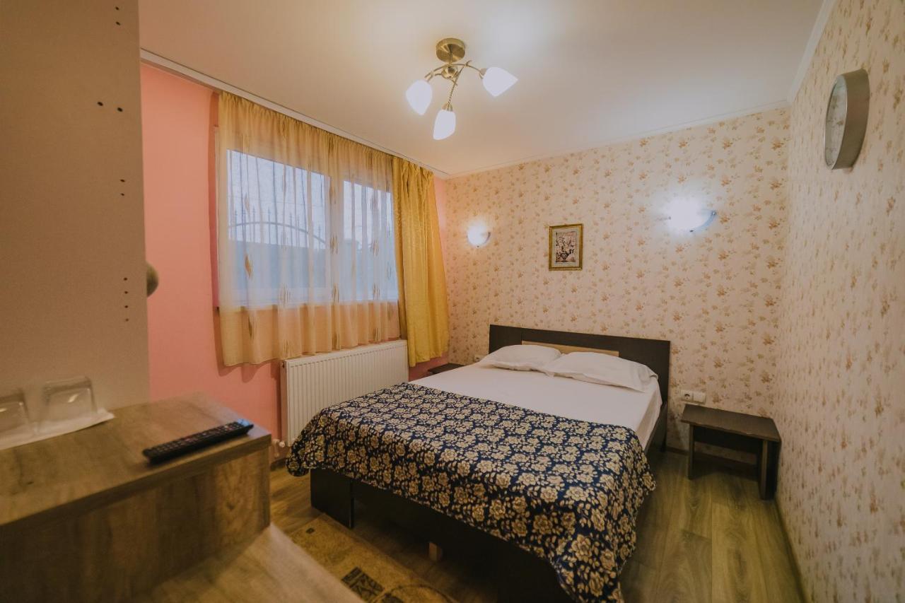 Hostel Denisa Buzau Luaran gambar