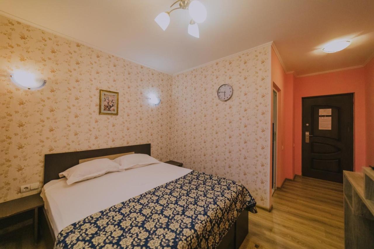 Hostel Denisa Buzau Luaran gambar