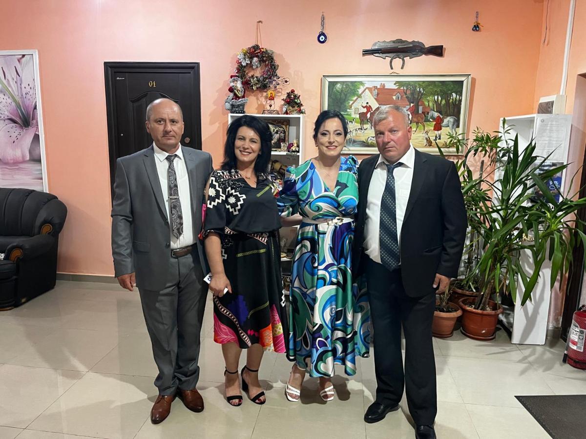 Hostel Denisa Buzau Luaran gambar
