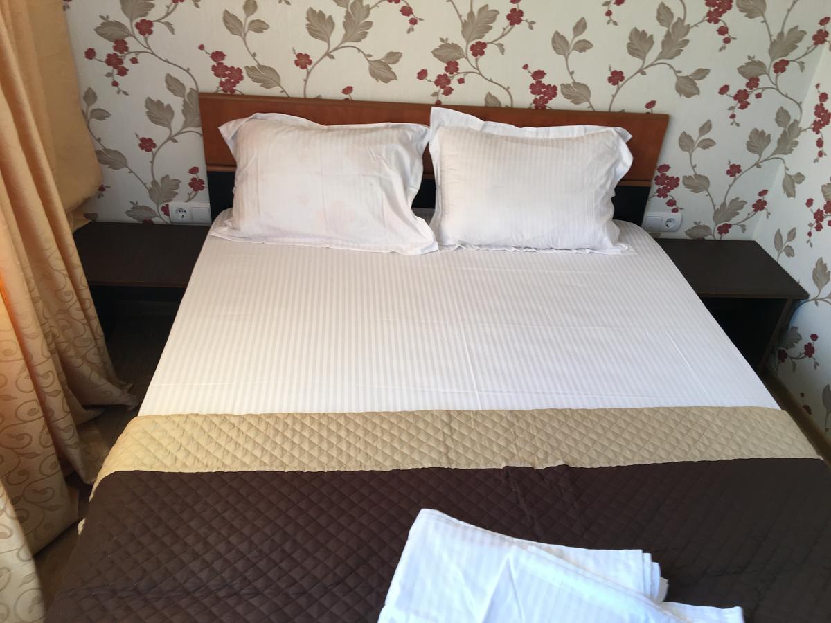 Hostel Denisa Buzau Luaran gambar