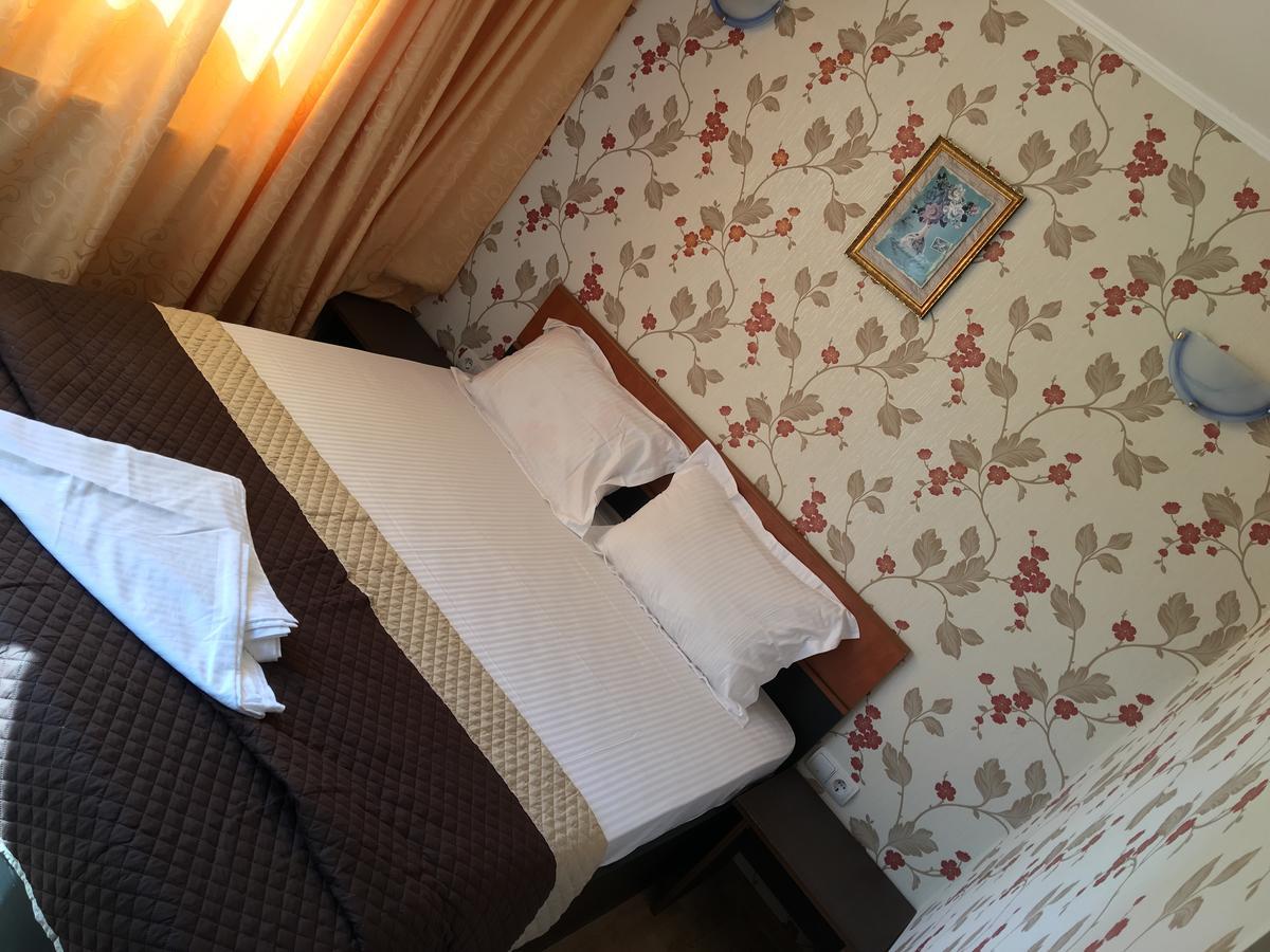 Hostel Denisa Buzau Luaran gambar