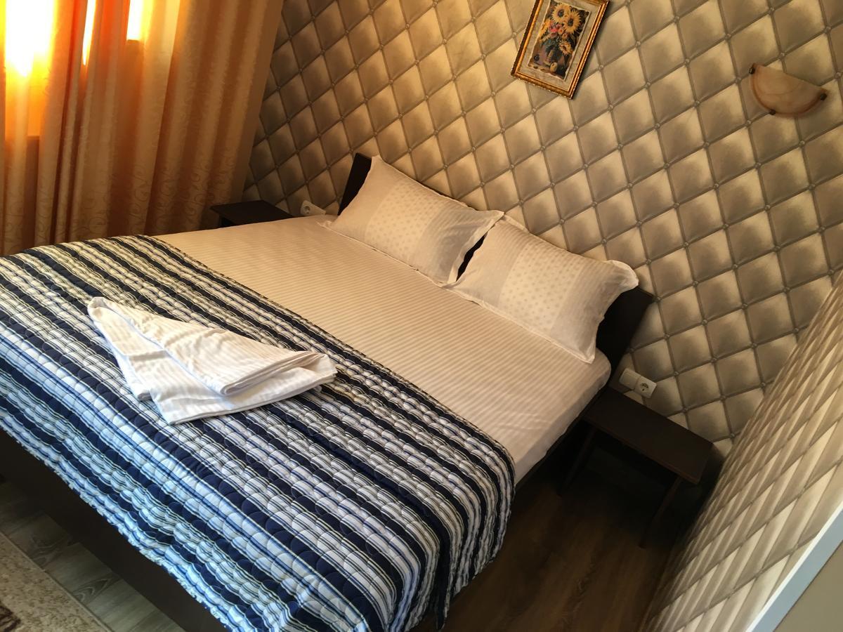 Hostel Denisa Buzau Luaran gambar