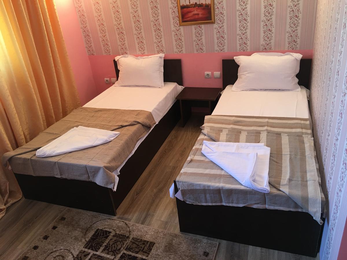 Hostel Denisa Buzau Luaran gambar