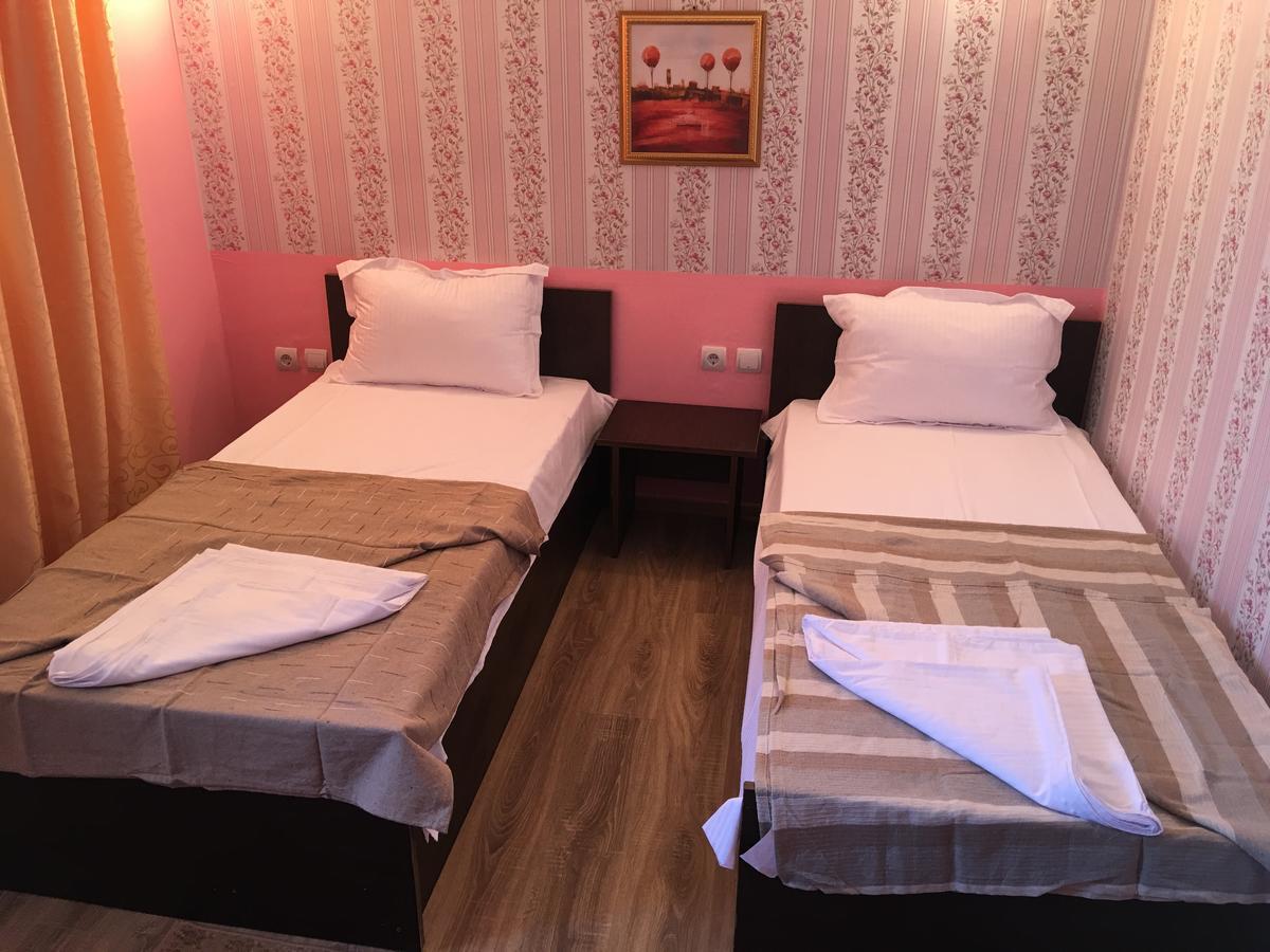 Hostel Denisa Buzau Luaran gambar