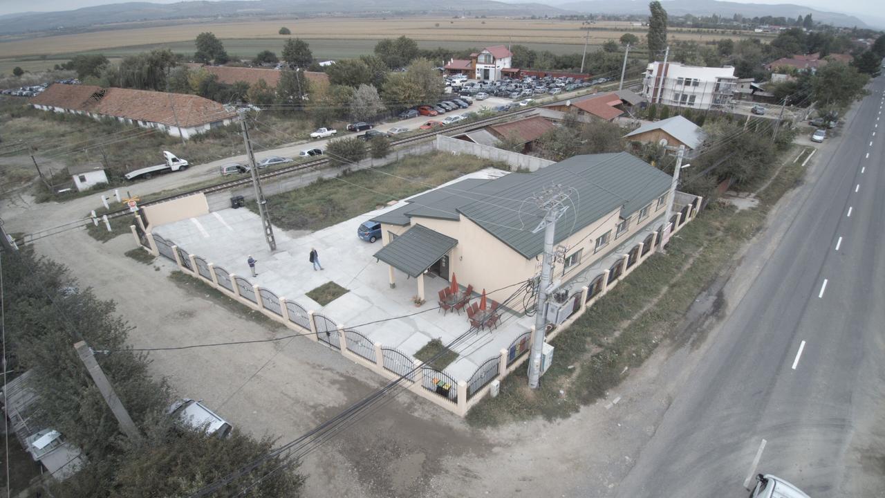 Hostel Denisa Buzau Luaran gambar