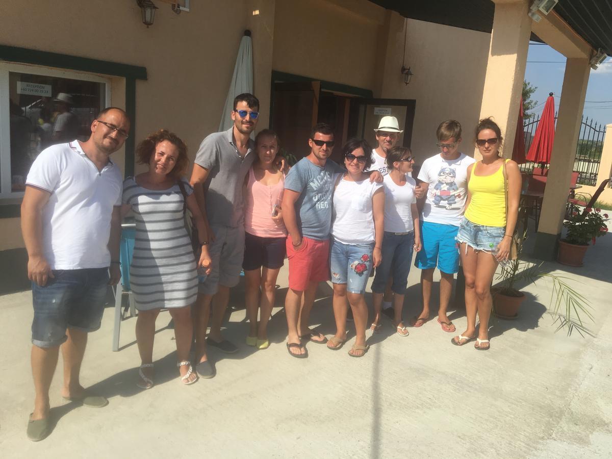 Hostel Denisa Buzau Luaran gambar