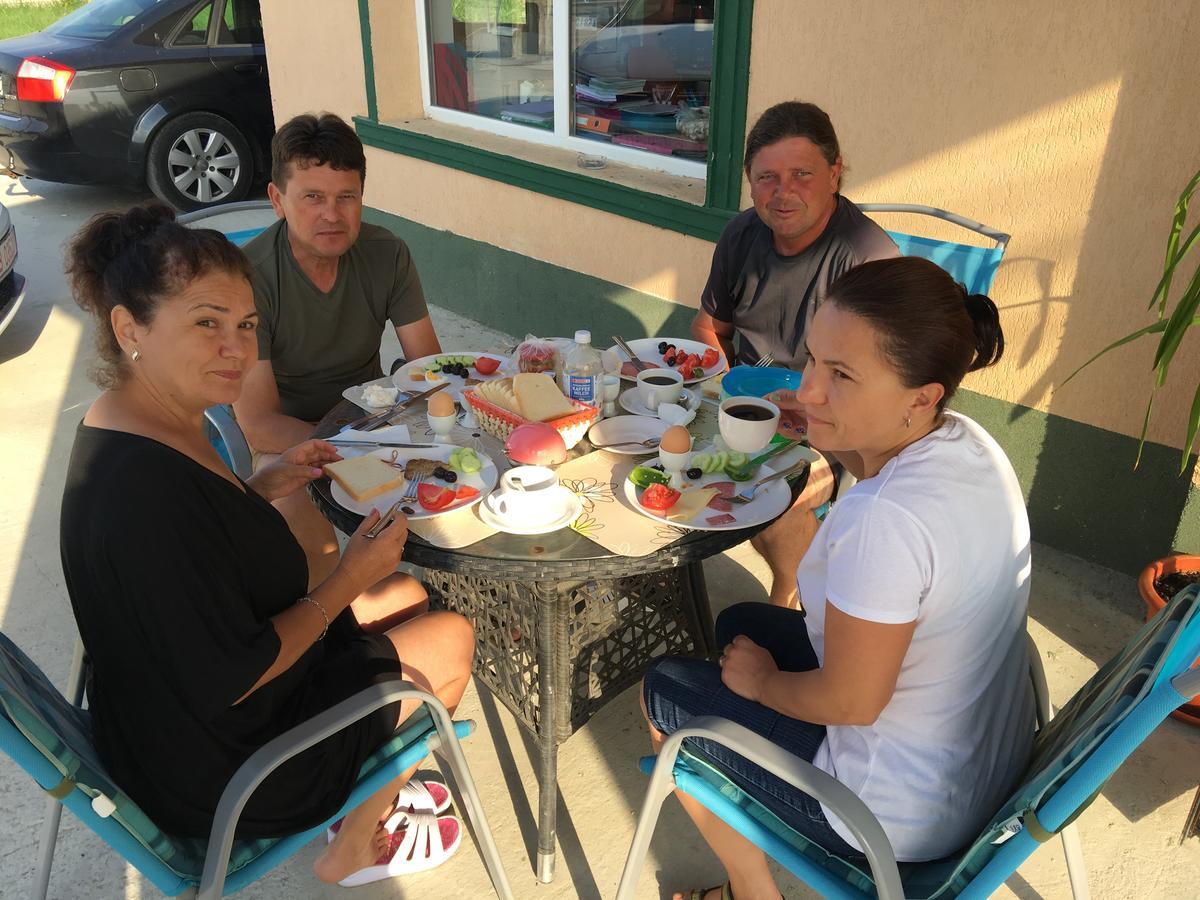 Hostel Denisa Buzau Luaran gambar
