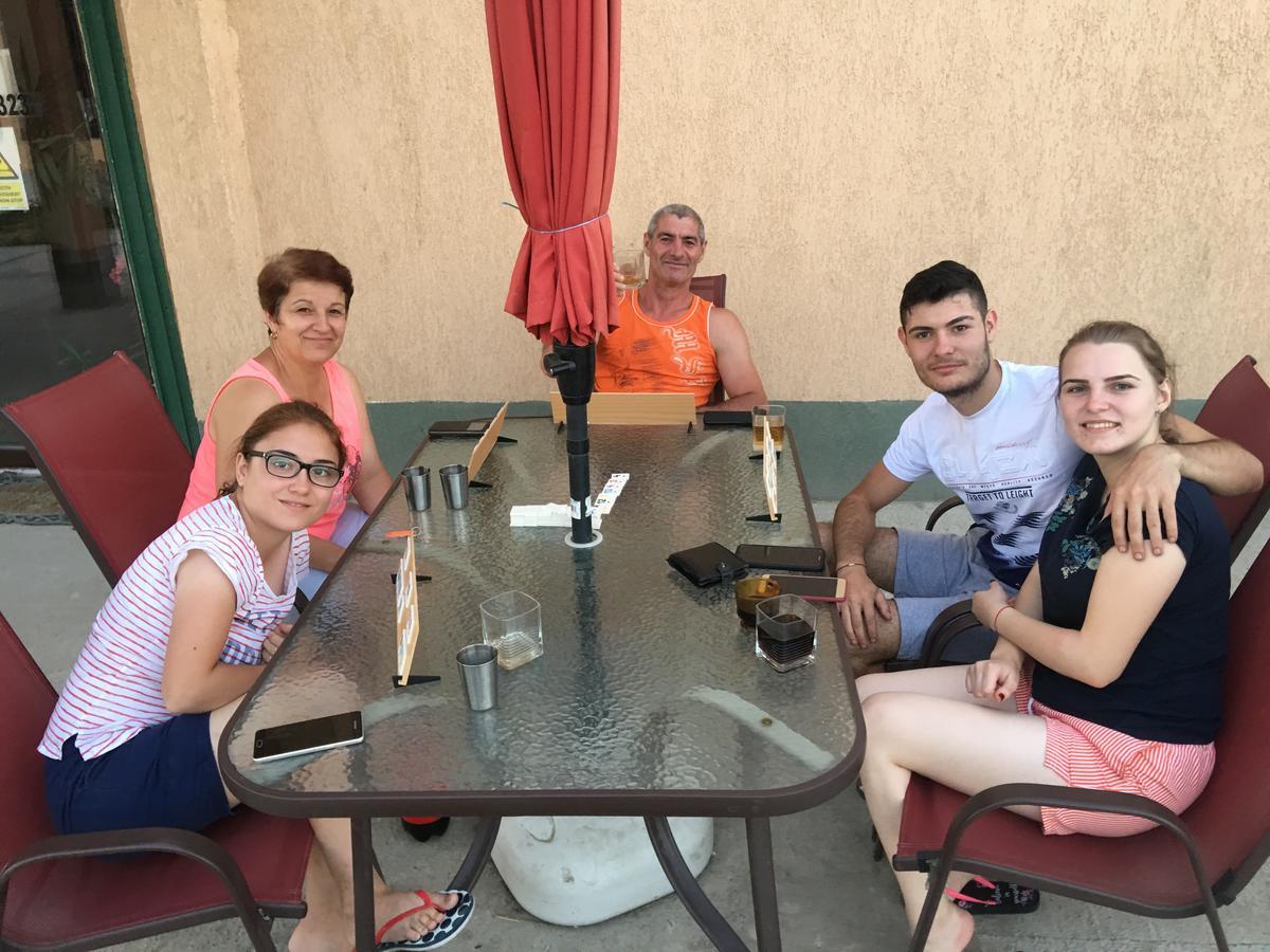 Hostel Denisa Buzau Luaran gambar