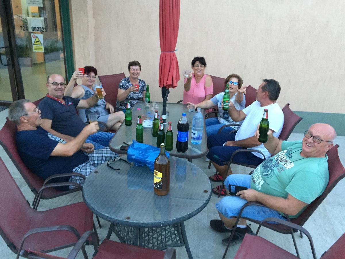 Hostel Denisa Buzau Luaran gambar
