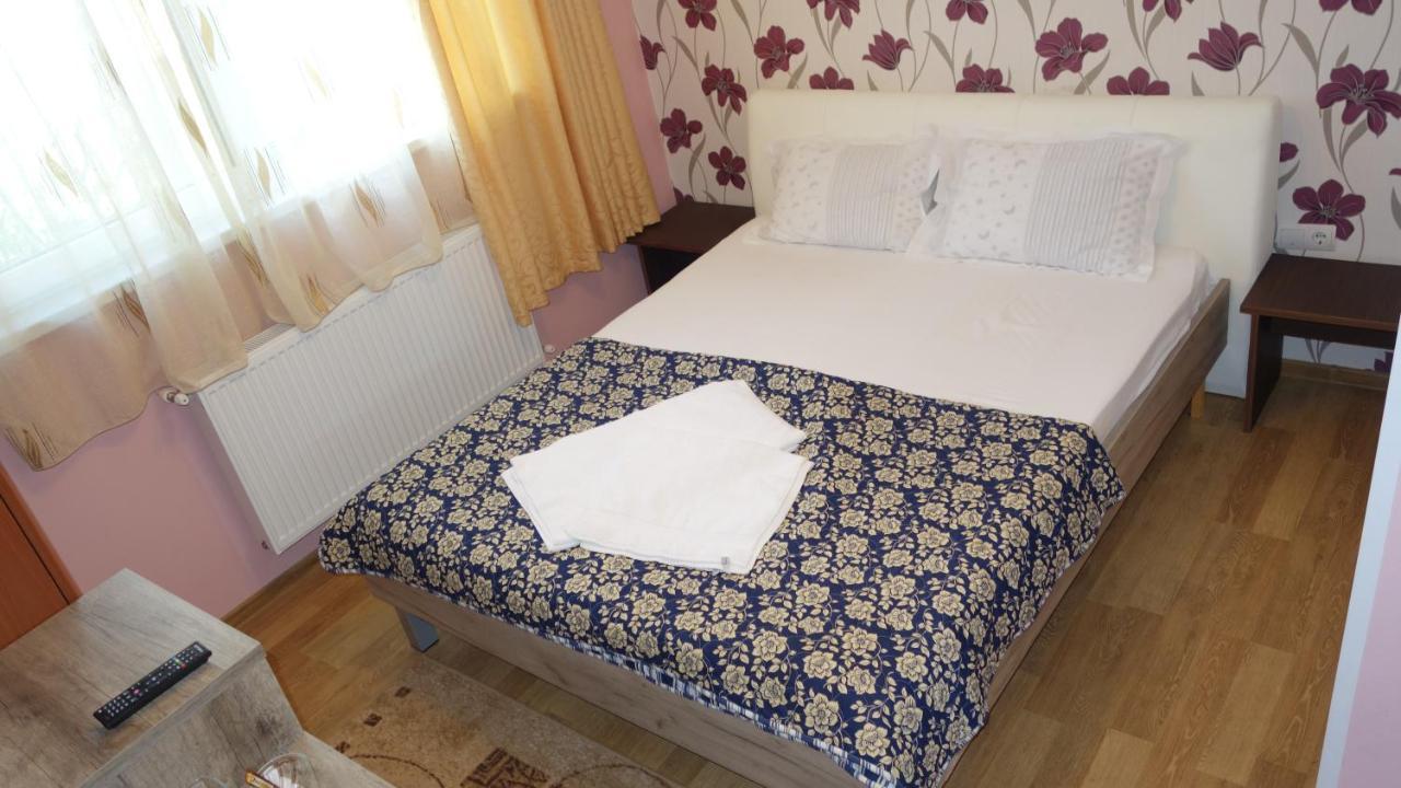 Hostel Denisa Buzau Luaran gambar